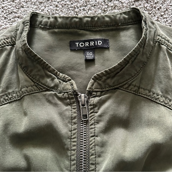 TORRID 00 0X XL Olive Green Silky Moto Jacket R $69 - Picture 7 of 11